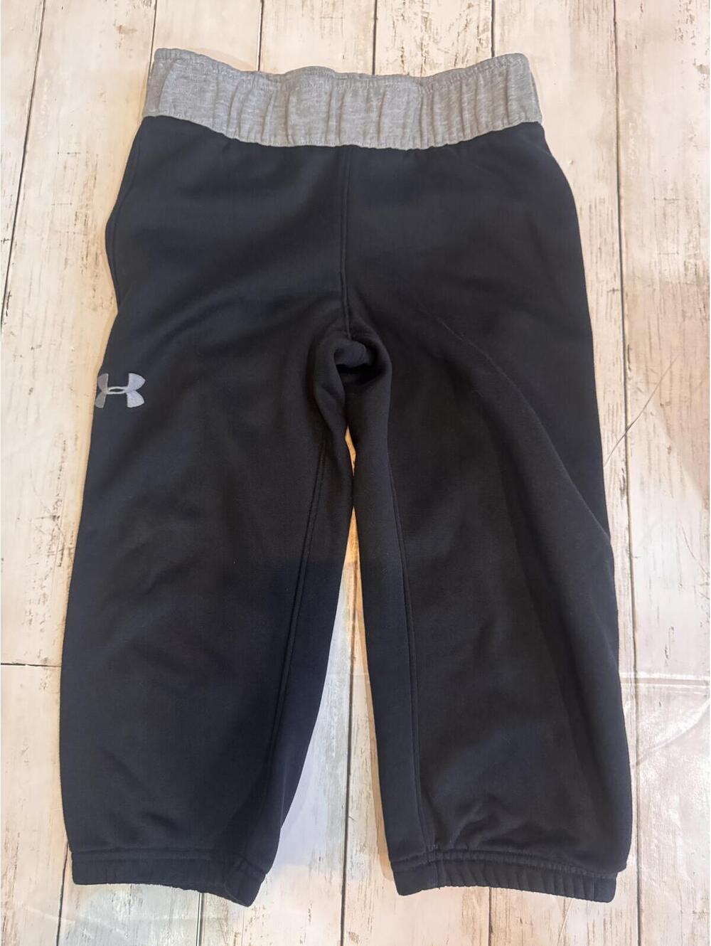 Under Armour Boys Black Gray Fleece Jogger Sweatpants YSM